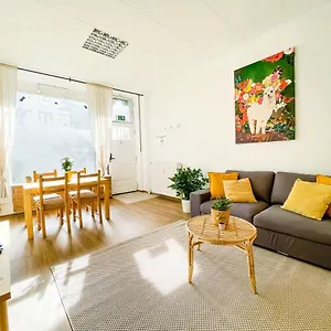 Bright 2 Bedroom In Convinient Location Berlin